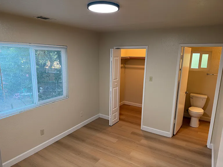 1010 Figueroa St #2 — Photo 8