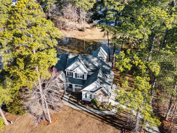 2600 Buckingham Dr, Sanford, NC 27330