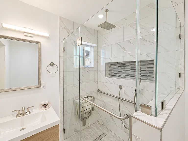 1084 Walnut Ave — Photo 11