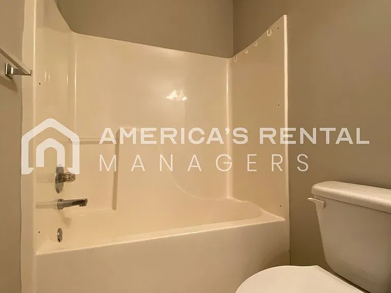 2819 Southwood Ln — Photo 28