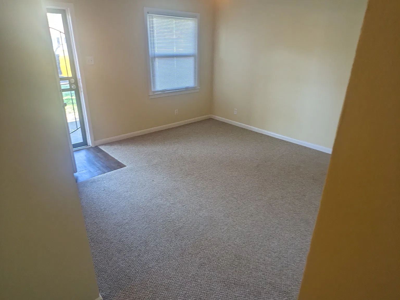 3 bed, 900 sqft, $1,450 — Photo 3