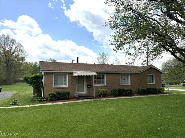 16585 Milton Ave, Lake Milton, OH 44429
