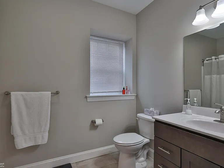 1503 Main St #J — Photo 11