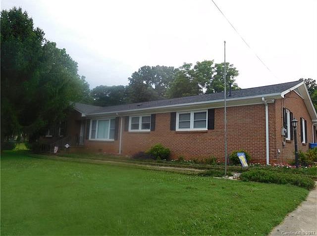 1st image of 2629 Hill Ln #18