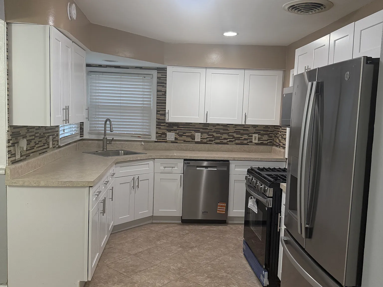 3 bed, 1632 sqft, $2,750 — Photo 3