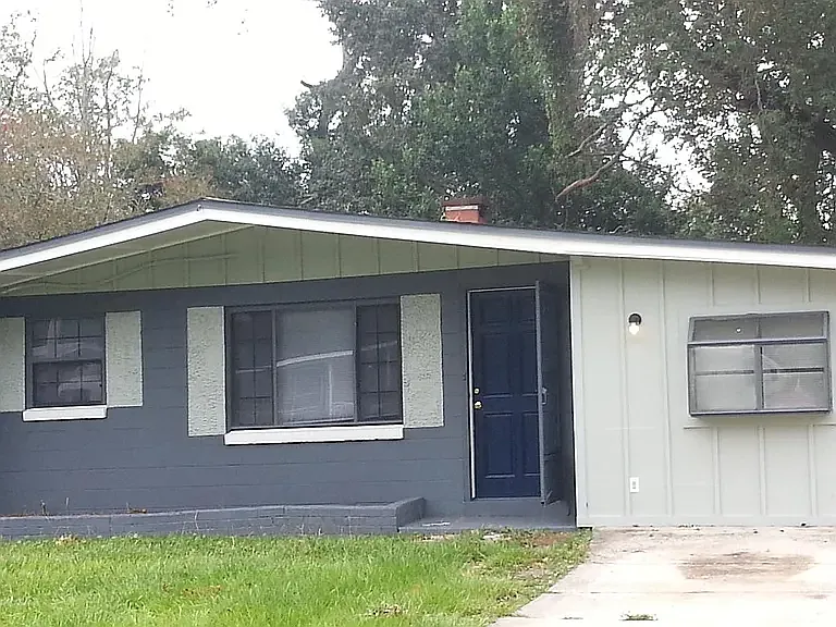 3 bed, 1300 sqft, $1,595 — Photo 2
