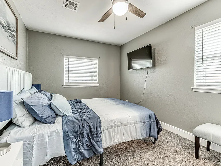10005 Waverly Ave — Photo 36