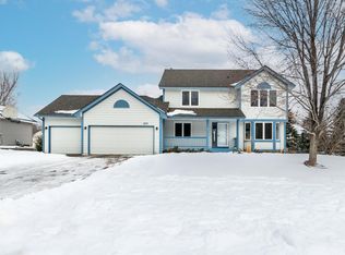 633 Hillside Dr, Eagan, MN 55121