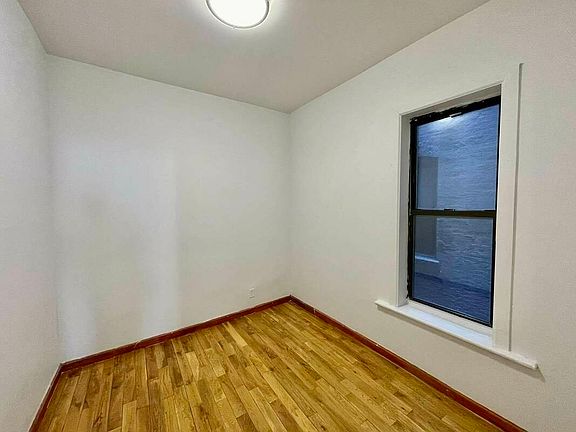 5th image of 1490 Bedford Ave