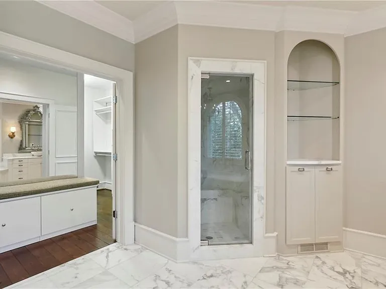 1965 W Wesley Rd NW — Photo 34