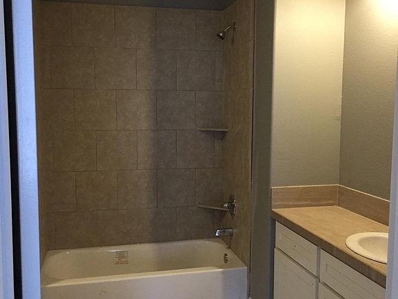 5th image of 2410 Pearl St