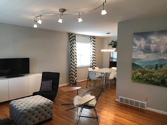 3rd image of 5478 Starcrest Dr