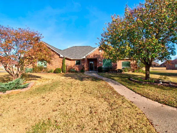 1321 Kiowa Dr E, Lake Kiowa, TX 76240