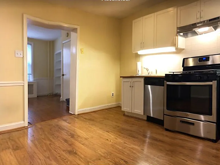 752 N Taylor St — Photo 6