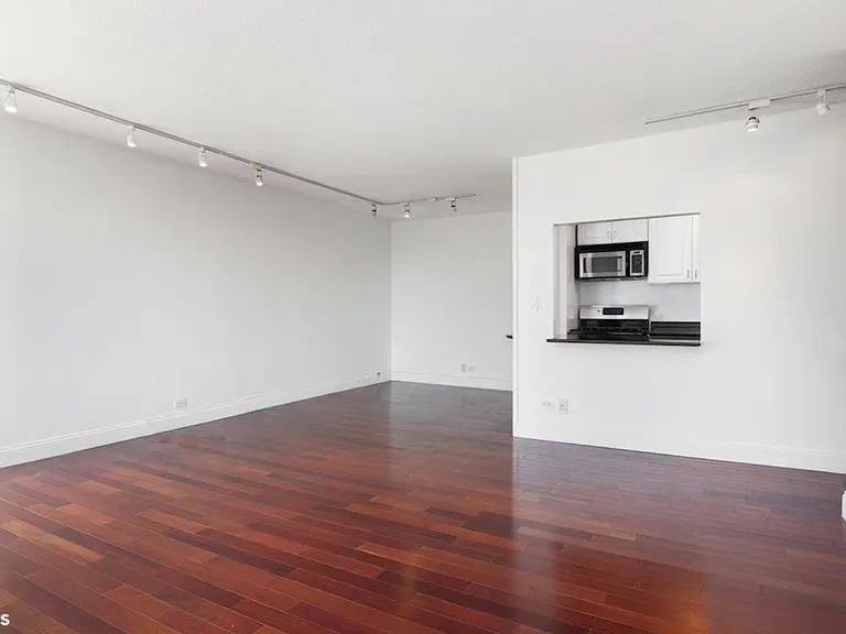 1623 3rd Ave #30J — Photo 2