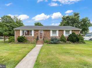 30 Riviera Dr, Pennsville, NJ 08070