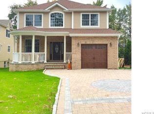 28 Deerfield Ave, Eastchester, NY 10709