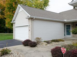 12 Timber View Dr, Hubbard, OH 44425