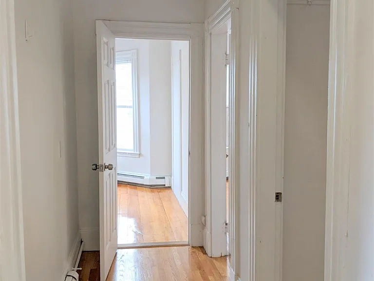 392 Washington St — Photo 15