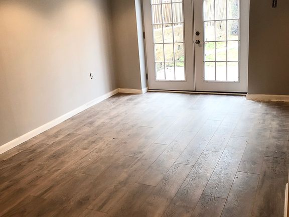 4th image of 22 Shelly Ln