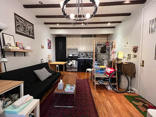 Rented by Rumah Realty Inc | media 17