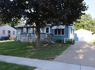 2915 E 22nd St, Des Moines, IA 50317