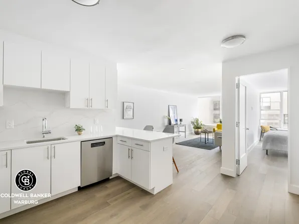 315 Seventh Avenue image 3 of 9