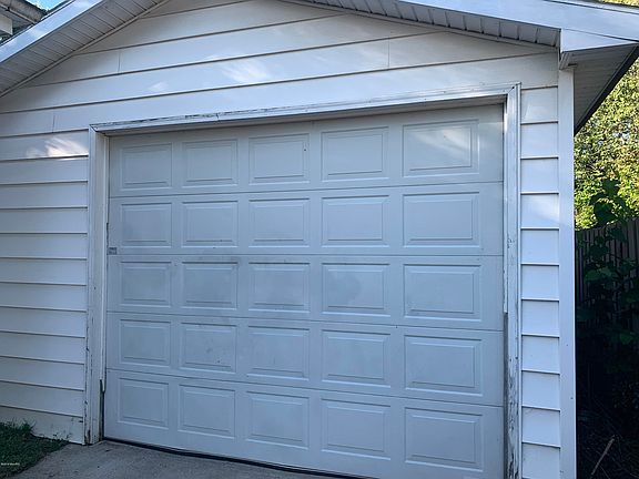 5th image of 181 Messner Dr