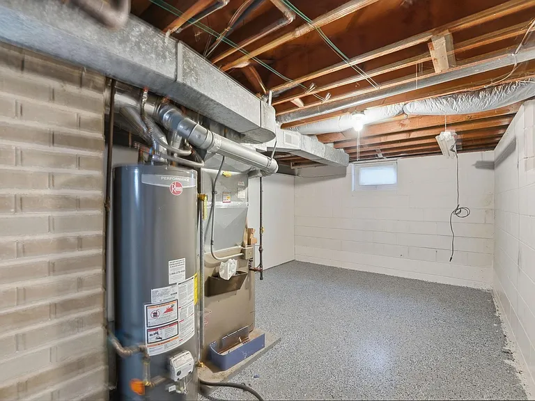 1697 Rose Pl — Photo 23