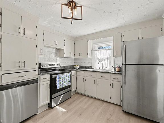 4th image of 3151 Burke Mill Rd