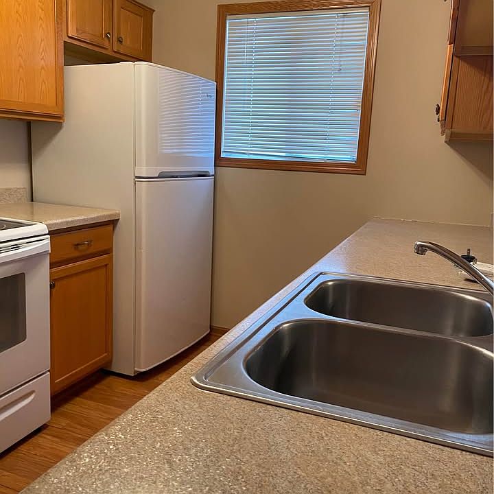 1st image of 3129 Manitou Dr