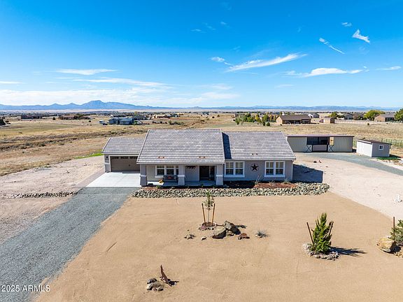 2nd image of 11836 N COYOTE RUN Road