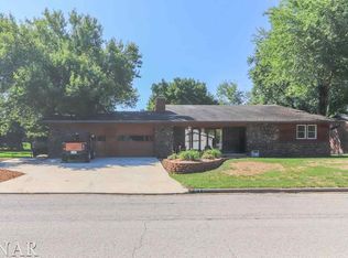 1611 Erin Dr, Normal, IL 61761