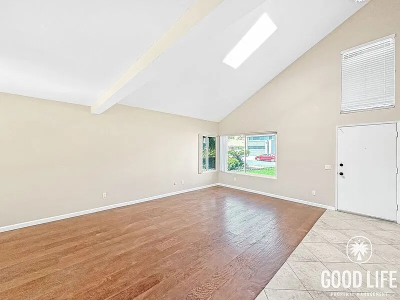 4 bed, 2.5 bath, 2201 sqft, $4,600 — Photo 3