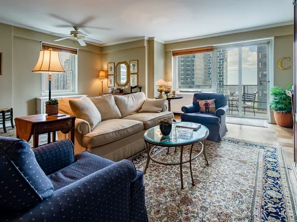 159 W 53rd St APT 28E, New York, NY 10019