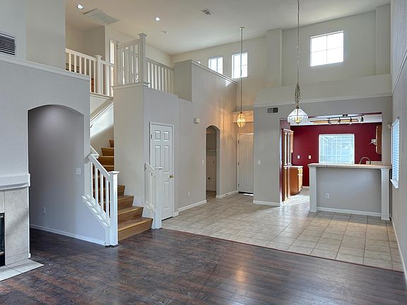 2nd image of 3787 Bridlewood Cir