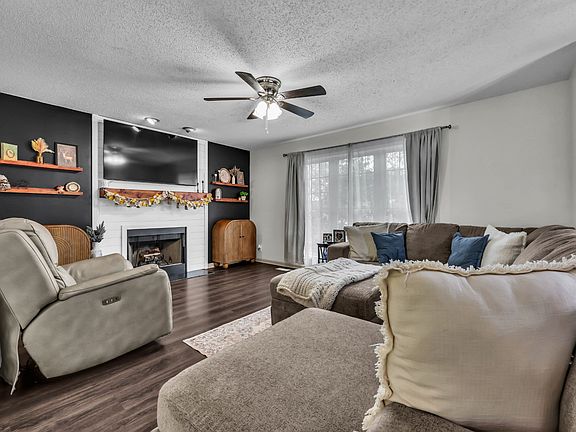 5th image of 1019 Hedge Apple Dr