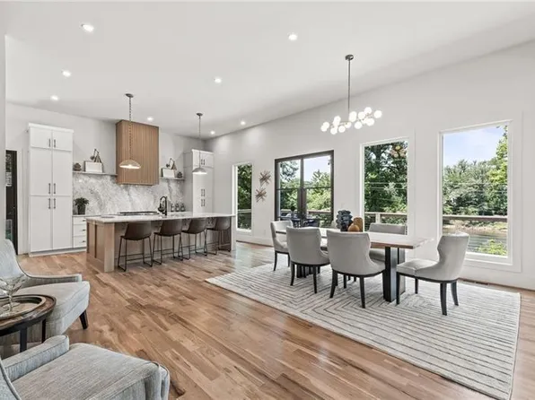 1010 Edgewater Dr, Atlanta, GA 30328