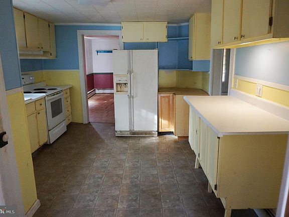 4th image of 103 Chambers St