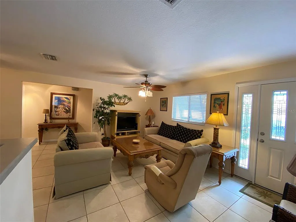 2 bed, 2.0 bath, 1169 sqft, $3,600 — Photo 3