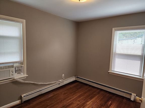4th image of 123 N Ash Ave