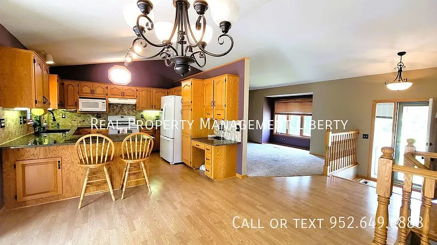Stunning 4-Bedroom Home on Greenway Ave Reserve Your Tour Today! — Photo 2