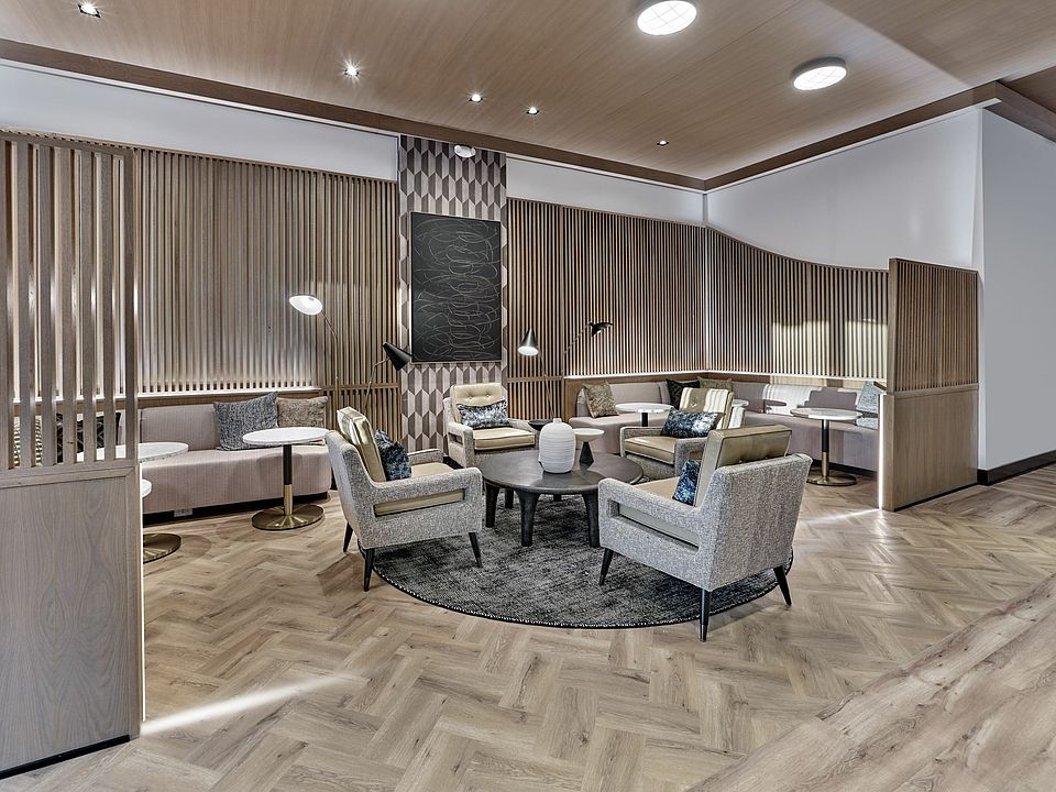 East Lounge 4