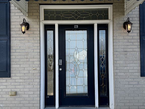 2nd image of 98 E Melrose Dr