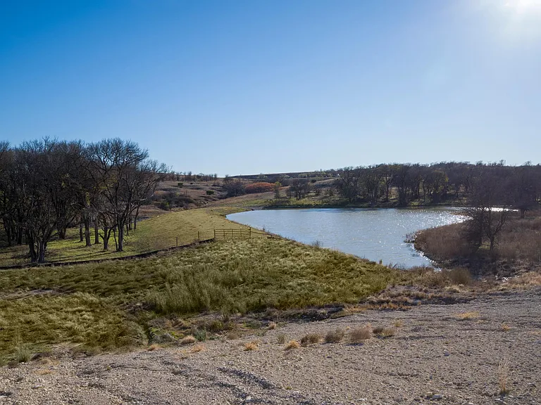 Over 32 miles of surrounding trails with gorgeous natural landscapes to discover.
