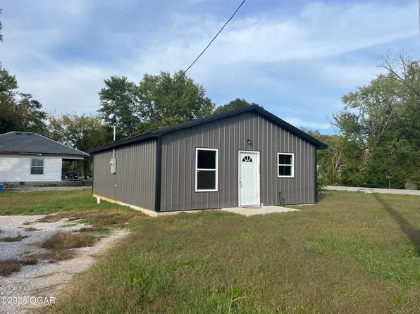 506 W 2nd St, Baxter Springs, KS 66713