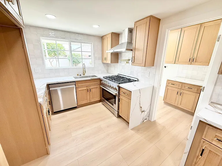 2902 E Winfield Ave — Photo 6