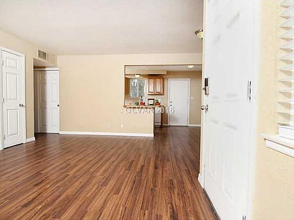 4th image of 5204 Mountain View Dr