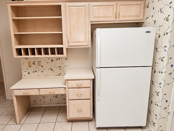 3rd image of 3405 Windmill Dr