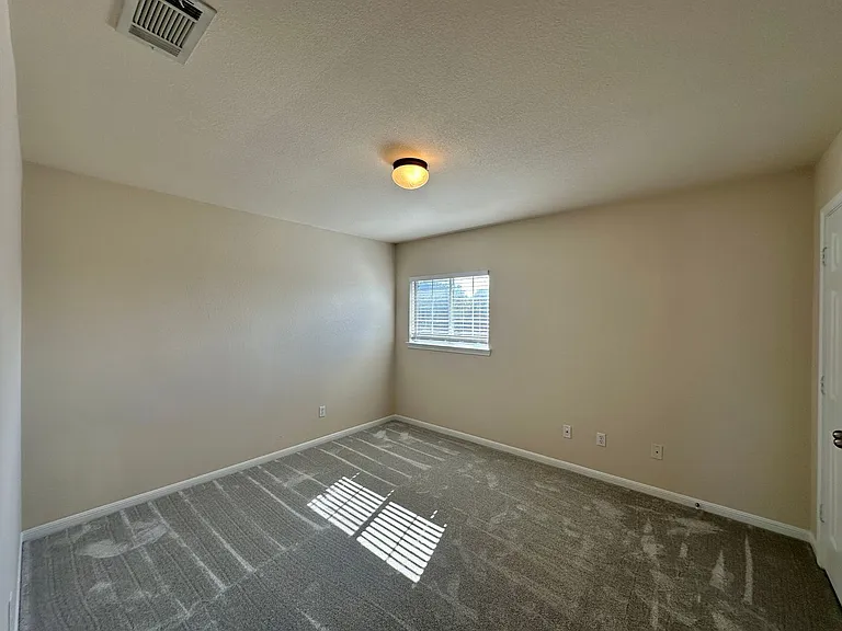 202 Crowfoot Dr — Photo 24